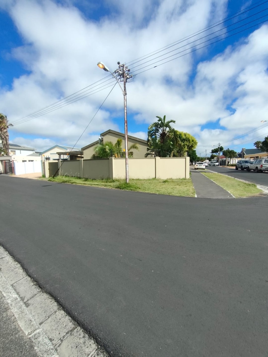 4 Bedroom Property for Sale in Crawford Western Cape